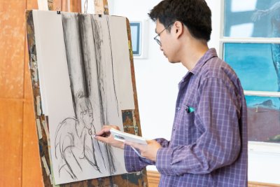 Von der Abbildhaftigkeit bis zur Aktion mit Farbe: junge Talente aus der Werkstatt Zeichnung-Malerei-Aktion. Foto: BVR/Mandy Putz