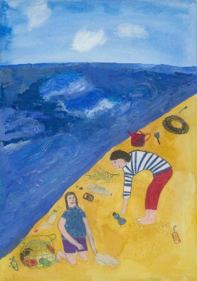 Meine Freundin und ich sammeln Müll am Strand