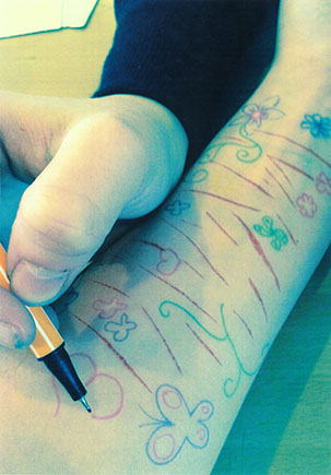 Bunt durch schwarze Zeiten